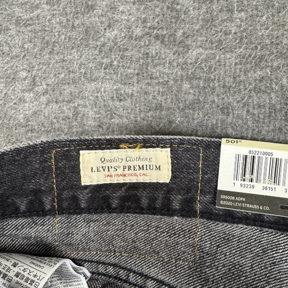 Levis 501 ’93 Shorts Mens 30 Black Denim Button Fly Premium Distressed Frayed - Picture 4 of 15